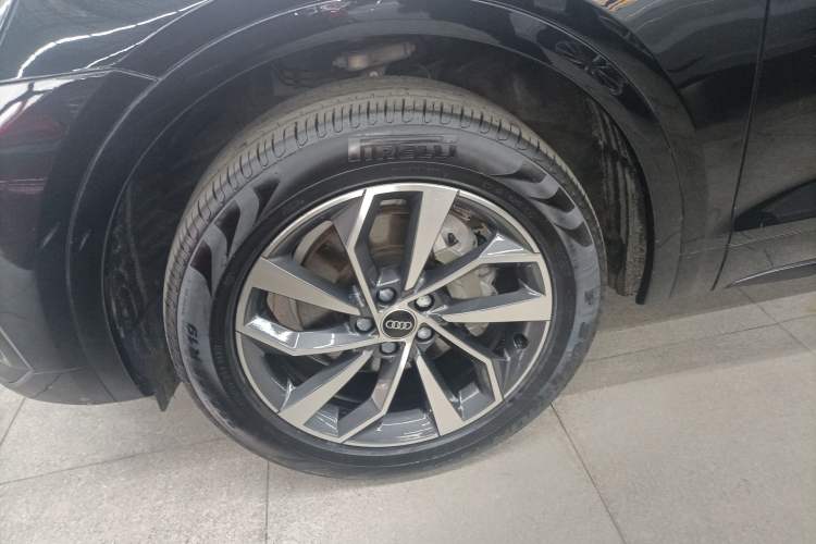 Used Audi Q5L 2023 40T Luxury Dynamic Model
