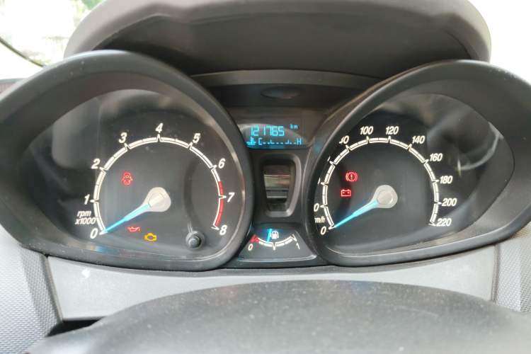 Used Ford Fiesta 2013 Sedan 1.5L Manual Fashion Edition Odometer Close Up