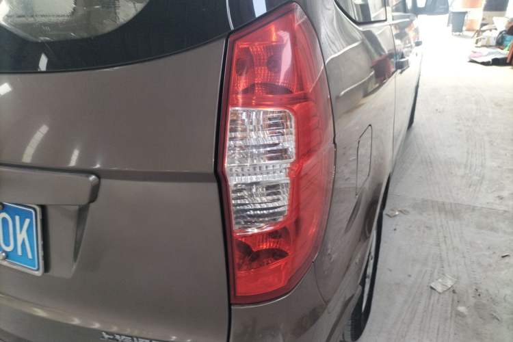 Used Wuling Hongguang 2014 1.5L S Standard Version Right Rear Taillight