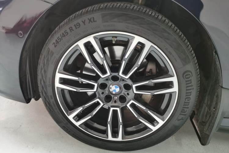 Used BMW 5 Series 2024 530Li Luxury Edition M Sport Package