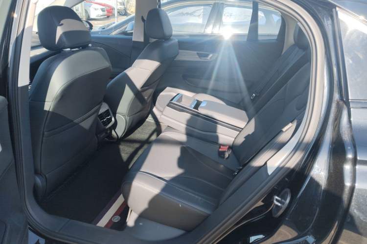 Used Hongqi E-QM5 2024 610 km PLUS