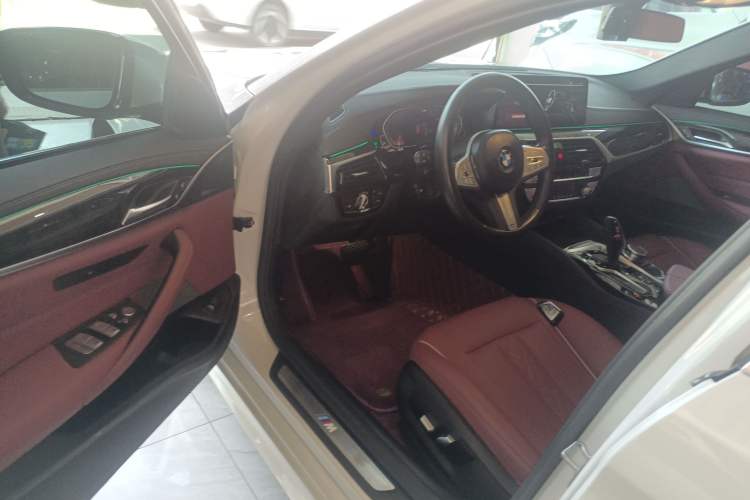 Used BMW 5 Series 2022 Second Facelift 525Li M Sport Package