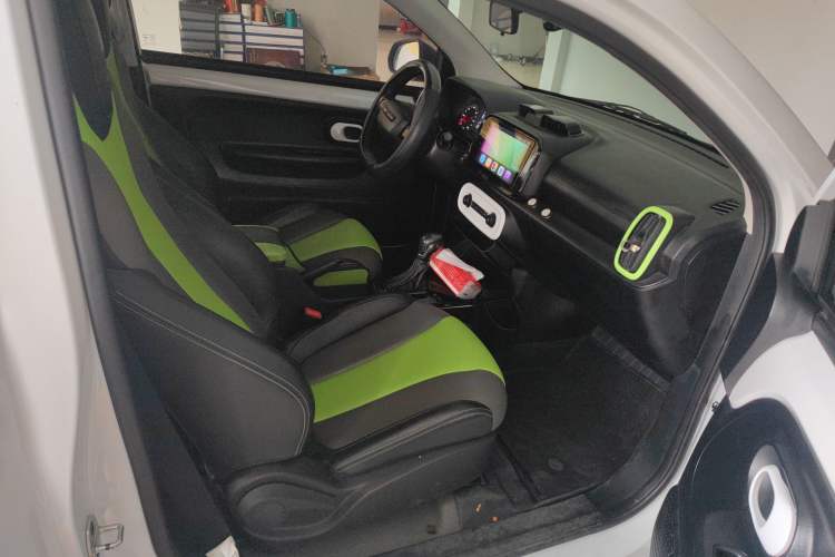 Used Roewe Clever 2021 302km All-Round Version Right Front Seat