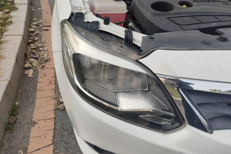 Used CHANGAN Alsvin V3 2015 1.4L Manual Warm-Hearted Model China IV Standard
