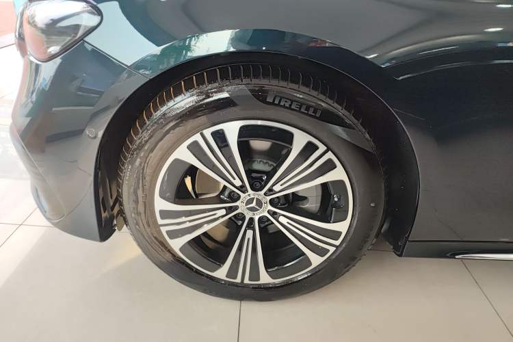 Used Mercedes-Benz E-Class 2025 E 260 L Sport Edition Exterior 4