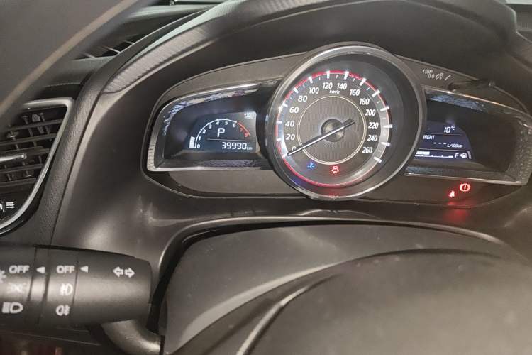 Used Mazda Mazda 3 Axela 2016 Sedan 1.5L Automatic Luxury Model