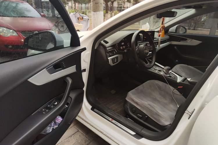 Used Audi A4L 2018 30th Anniversary Edition 40 TFSI Fashion Model
