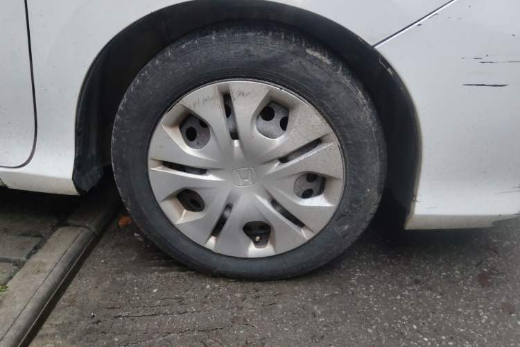 Used Honda Greiz 2016 1.5L CVT Classic Edition Right Front Wheel Hub