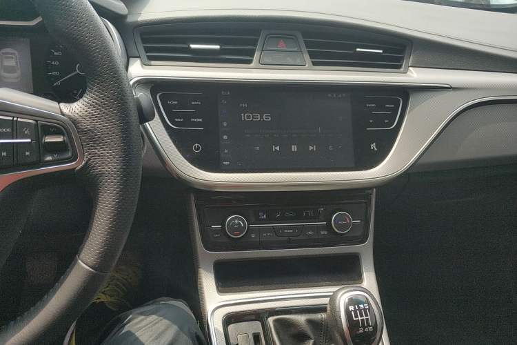 Used Geely Auto Emgrand GL 2017 1.8L Manual Elite Model Audio And AC Panel