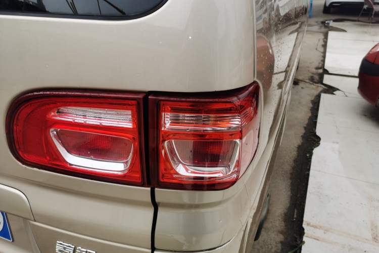 Used FORTHING Lingzhi 2019 M5L 1.6L 7-Seater Exclusive Model China VI Standard
