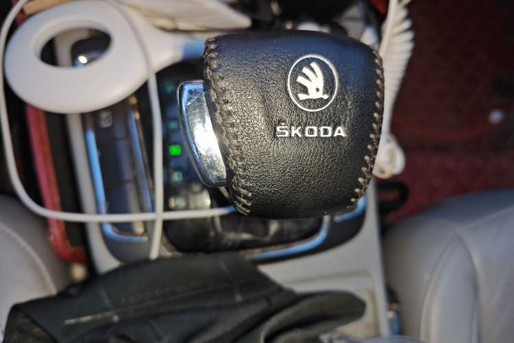 Used Skoda Superb 2012 1.8TSI Automatic Prestige Edition Gear Lever