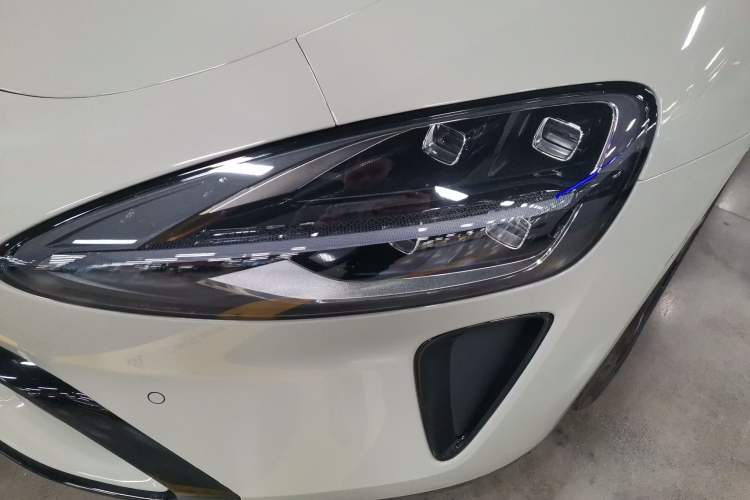 Used Xiaomi Auto SU7 2024 Four-Wheel Drive Ultra-Long Range Advanced Intelligent Driving Max Edition
