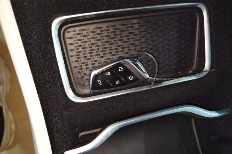 Used SAIC MAXUS G90 2022 2.0T Starry Seven-Seater