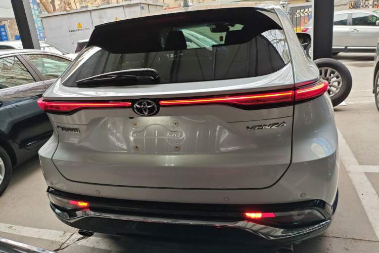 Used Toyota Venza 2023 2.0L CVT Two-Wheel Drive Prestige Version Exterior 4