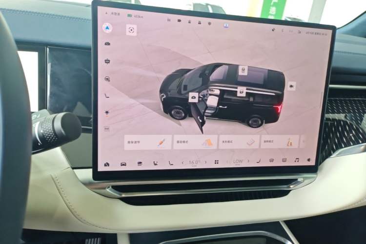 Used Zeekr 009 2024 7-Seater Walk-Through Version Four-Wheel Drive 108 kWh Audio And AC Panel