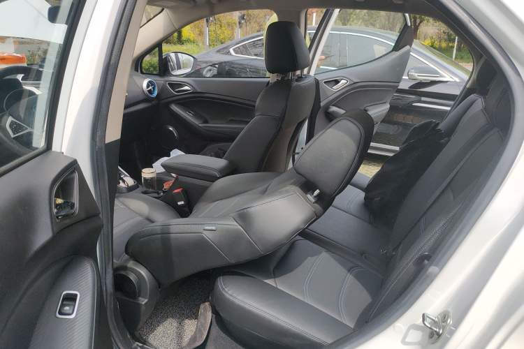 Used BYD Yuan New Energy 2018 EV360 Smart Connect Cool Edition
