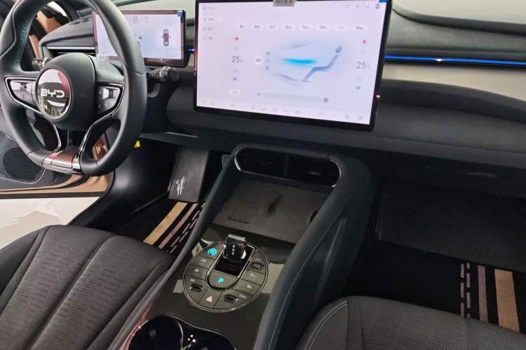 Used BYD Seal 06GT 2025 605 Heatwave Edition Audio And AC Panel