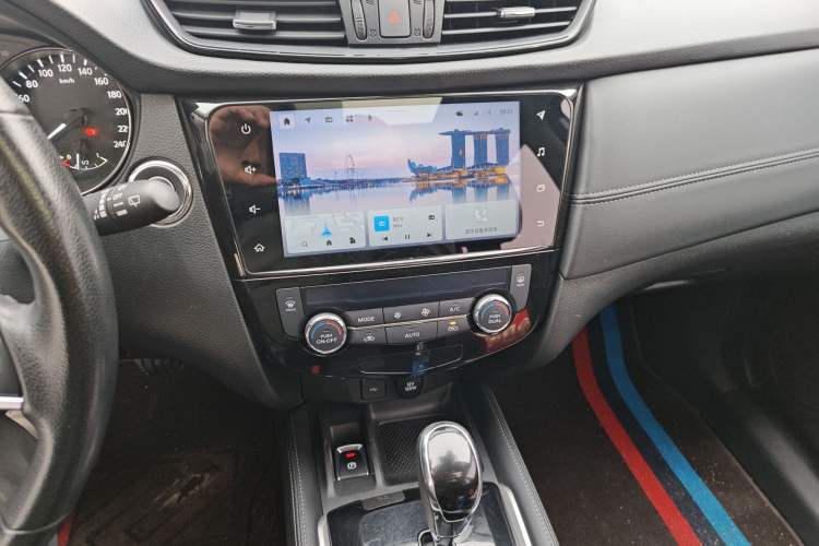 Used Nissan X-Trail 2023 Classic 2.0L Two-Wheel Drive Smart Connect Premium Edition Audio And AC Panel