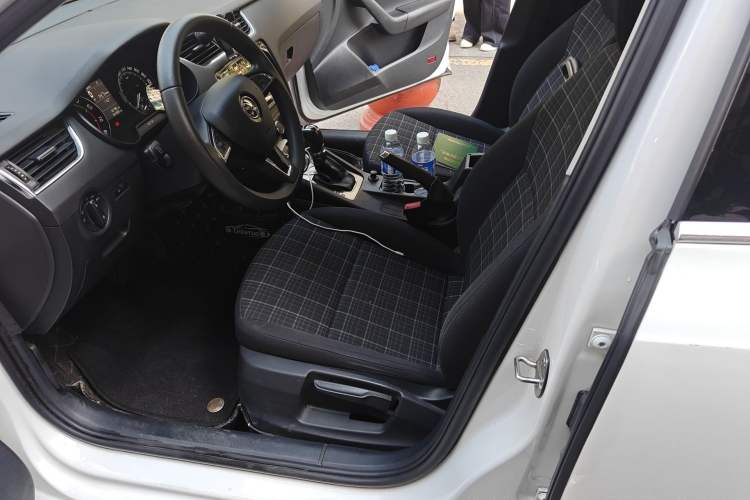 Used Skoda Octavia 2019 1.5L Automatic SmartDrive Comfort Edition China VI Standard Left Front Seat