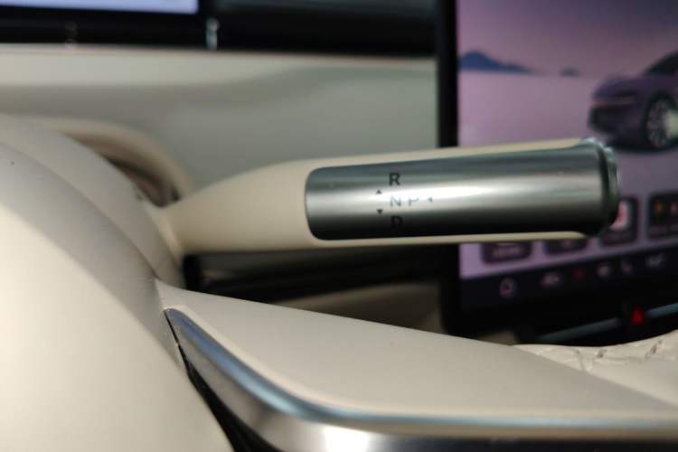 Used Hima Luxeed S7 2024 Ultra Four-Wheel Drive Flagship Edition Gear Lever