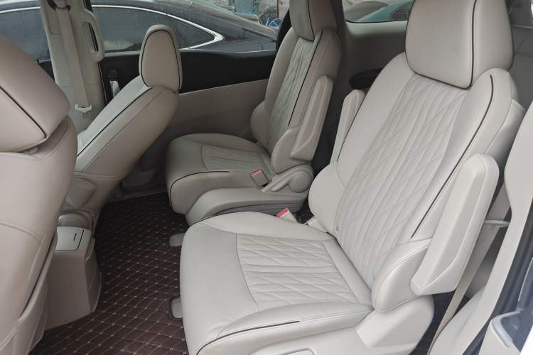 Used Buick GL8 2023 Land Executive Class 652T Luxury Model Left Rear Seat