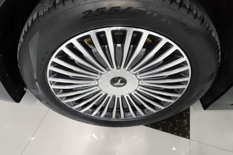 Used VOYAH Dream 2025 PHEV Four-Wheel-Drive Flagship Kunpeng Edition
