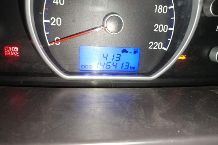 Used Hyundai Celesta 2010 1.6L MT GLS Odometer Close Up