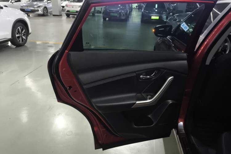 Used Venucia T90 2017 2.0L CVT Fashion Edition