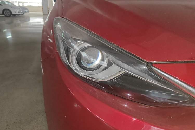 Used Mazda Mazda 3 Axela 2016 Sedan 1.5L Automatic Luxury Model