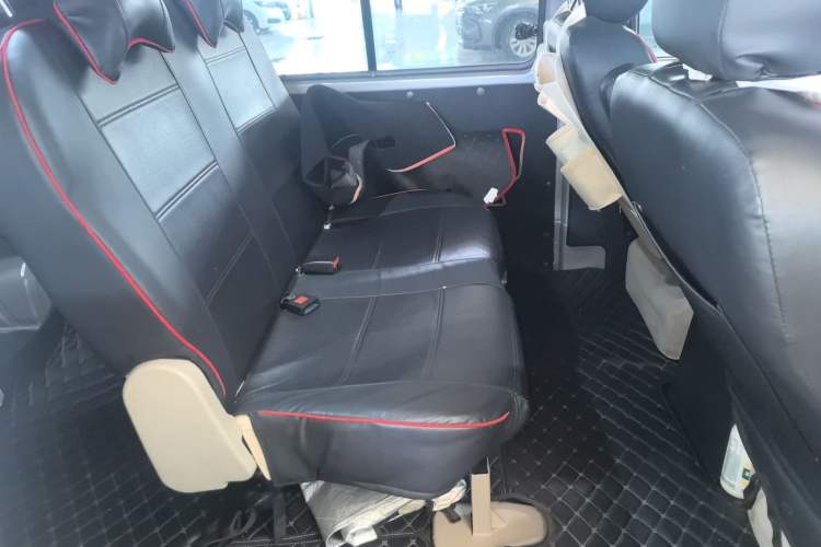 Used FORTHING Lingzhi 2023 M5L 1.6L Base Model 7 Seats