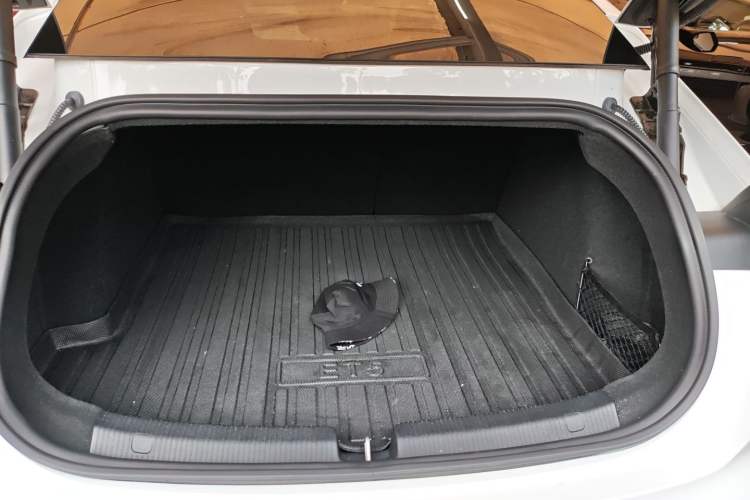 Used Nio ET5 2024 75 kWh Trunk