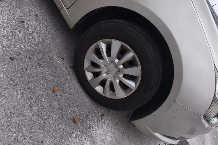 Used Chevrolet Cruze 2015 1.5L Classic SL MT Right Front Wheel Hub