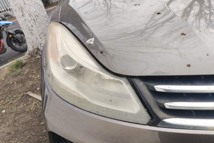 Used JMC Yusheng S350 2013 2.4T Automatic 2WD Diesel Luxury 7-Seater Right Front Headlight