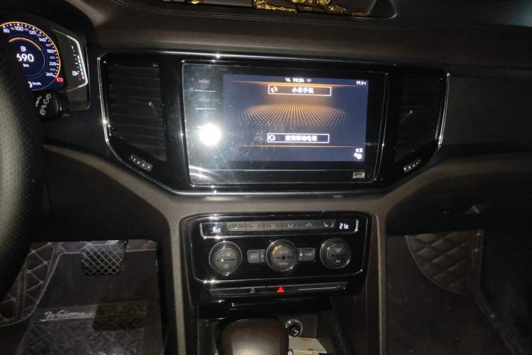 Used Volkswagen Teramont 2020 330TSI Two-Wheel-Drive Luxury Edition China VI Standard Audio And AC Panel