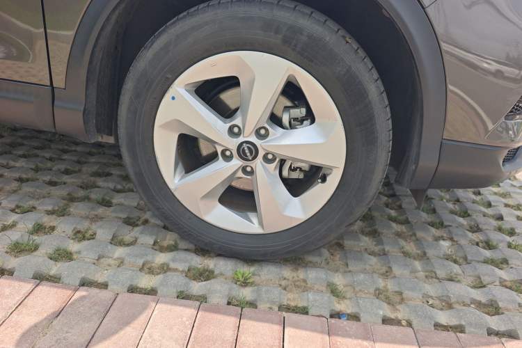 Used Nissan Qashqai 2023 Classic 2.0L CVT XV Comfort Edition Right Front Wheel Hub