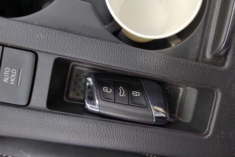 Used Volkswagen Magotan 2023 2 Million Units Limited Edition 330TSI DSG Leading Version Interior 1