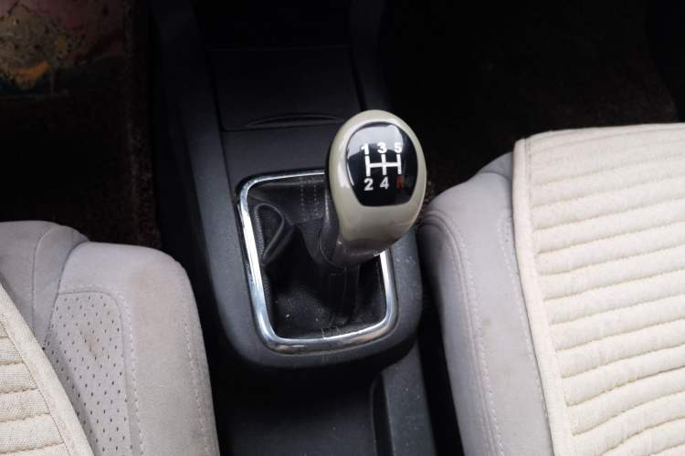 Used Brilliance Junjie FRV 2010 1.3L Manual Luxury Version Gear Lever