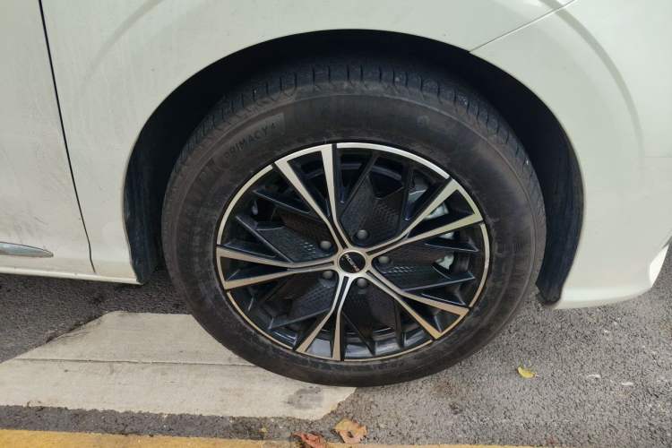 Used Roewe iMAX8 2023 400TGI Comfort Edition
