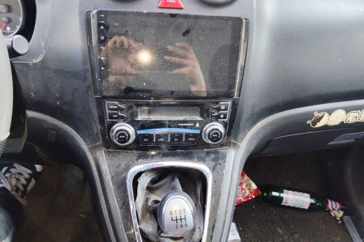 Used Haval H6 2015 Upgraded Model 1.5T Manual Two-Wheel Drive Elite Version Audio And AC Panel