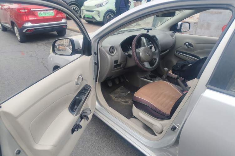 Used Nissan Sunny 2011 1.5XL Manual Deluxe Edition Driver Seat