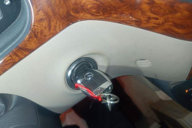 Used Mercedes-Benz Viano 2013 3.0L Hospitality Edition
