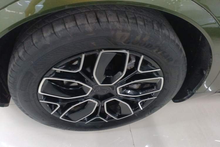 Used Avatr 07 2026 Ultra Pure-Electric All-Wheel-Drive Version Exterior 4