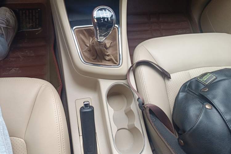 Used Baojun 730 2014 1.5L manual Comfort version 7 seats
