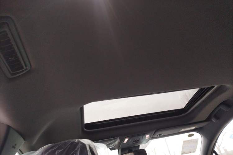 Used Toyota Granvia 2026 Model 2.5L Hybrid Comfort Edition
