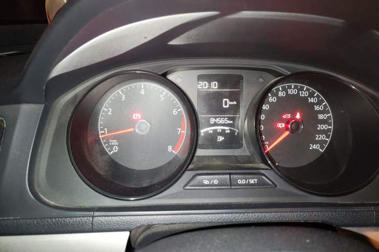 Used Volkswagen Lavida 2015 1.6L Manual Fashion Edition
