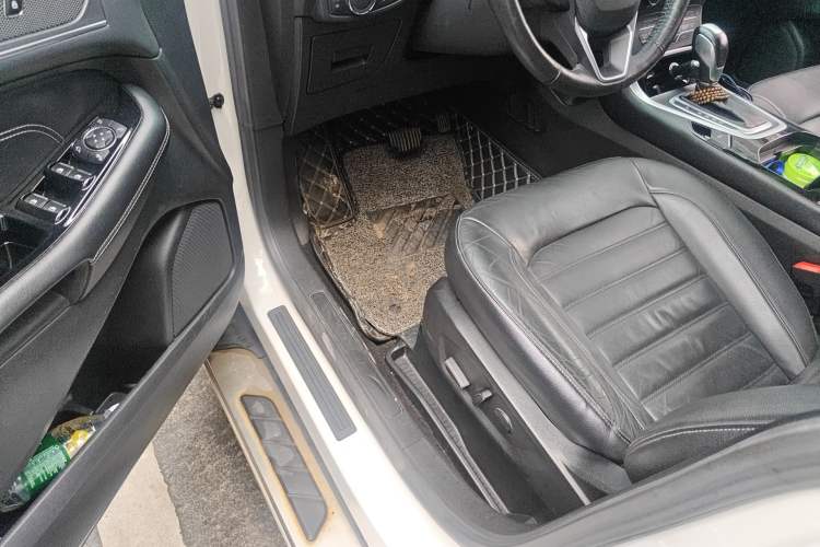 Used Ford Edge 2016 EcoBoost 245 Two-Wheel-Drive Titanium 7-Seater
