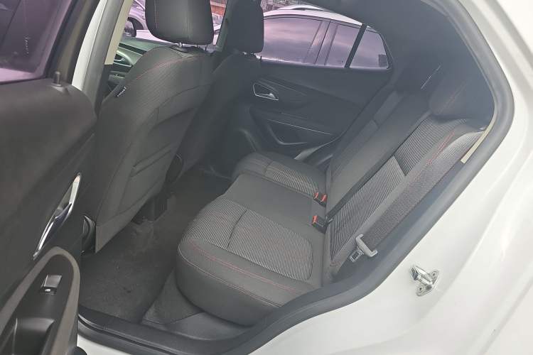 Used Buick Encore 2015 1.4T Automatic Two-Wheel Drive Urban Elite Version