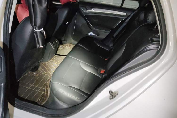 Used Volkswagen Golf 2015 1.6L Automatic Comfort Model
