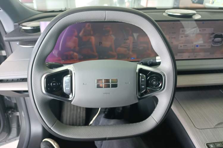 Used Geely Galaxy E8 2024 550 km Range Rear-Wheel-Drive PRO Steering Wheel