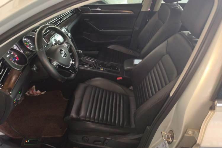 Used Volkswagen Magotan 2019 330TSI DSG Leading Model China VI Standard
